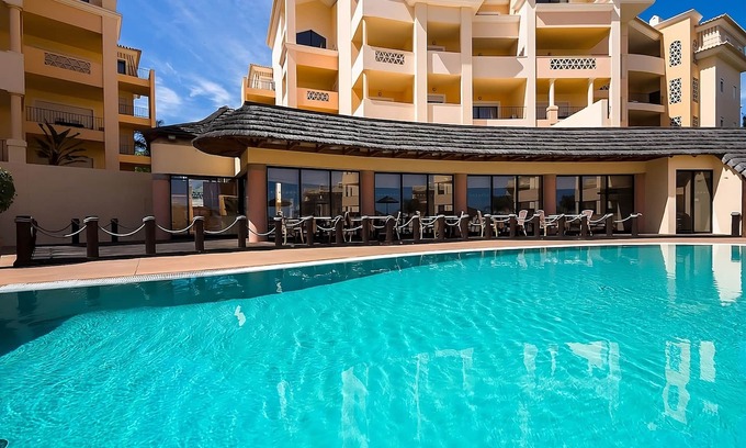 Praia da Luz Hotel | Relaxing 3BR Oceanfront Apartment with Pools and Free Parking