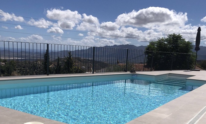 Bedar Apartment | Relaxing Accommodation with Private Pool and Ocean Views