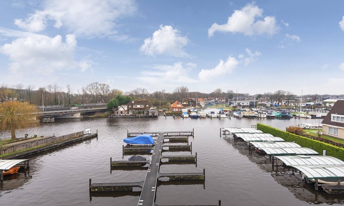 Merenwijk Apartment | Stylish Apartment at Kaag Resort with Family-Friendly Amenities