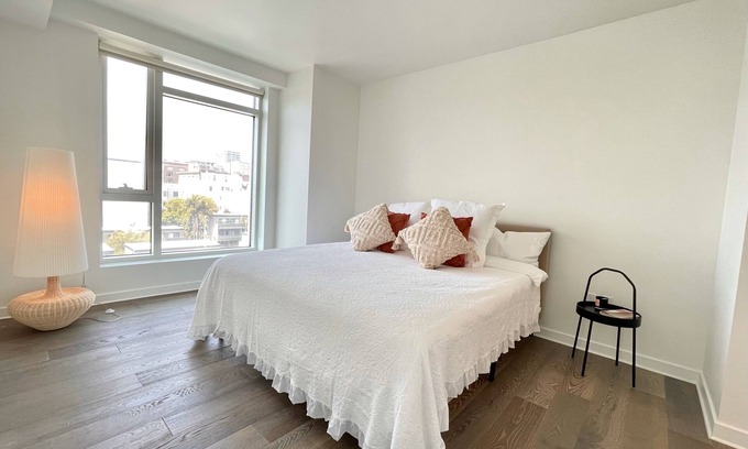 Western Addition Condo | Modern 2 Bedroom Retreat in Family-Friendly Pacific Heights