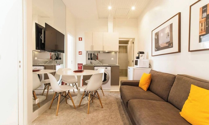 Sacramento Apartment | Spacious and Modern Apartment in Chiado