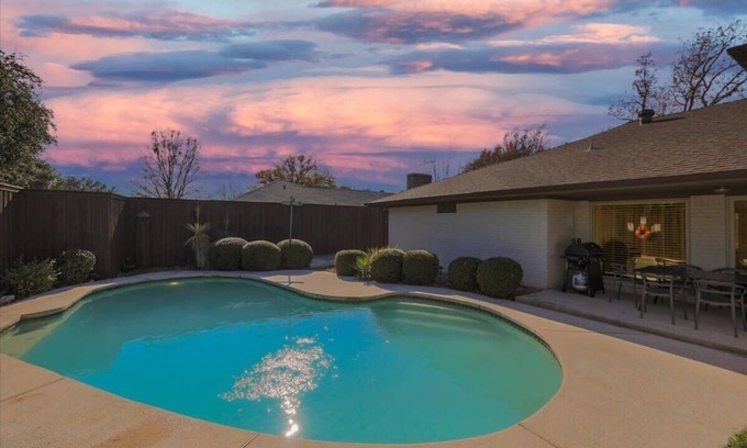 Plano House | Modern Home with Private Pool - Guest Rated 9.8/10