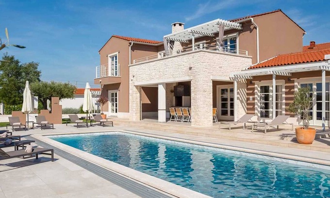 Rezanci Villa | Modern Villa Retreat with Pool and Spa for Your Getaway