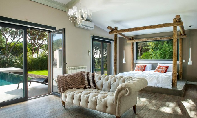 Quinta da Marinha Villa | Tranquil Villa with Heated Pool in Quinta da Marinha, Cascais