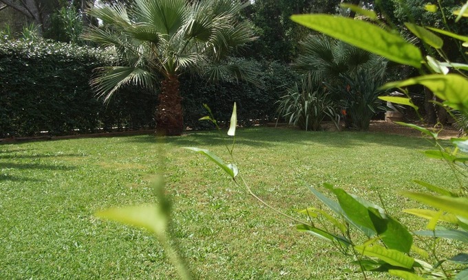 La Faviere Apartment | Perfect Apartment for 6, Steps from Beach and Port