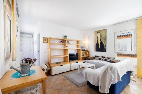 Conil de la Frontera City Center Apartment | Bright Family Apartment with Air Conditioning in Conil