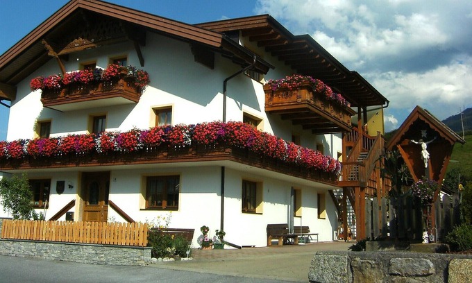 Arzl im Piztal Apartment | Spacious apartment for 1-4 persons at the entrance of the Pitztal