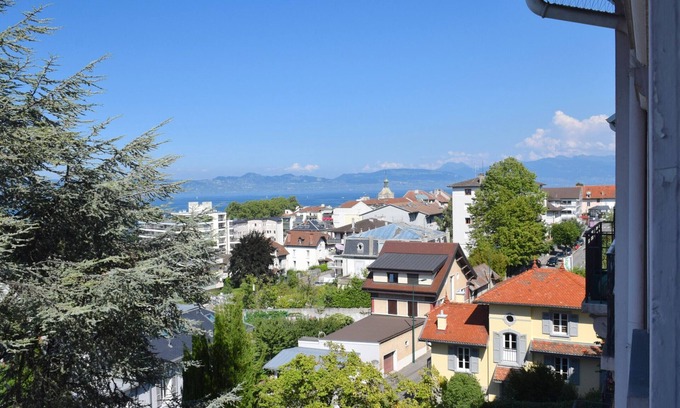 Evian-les-Bains Apartment | Spacious Apartment in Évian-les-Bains with Lake Views
