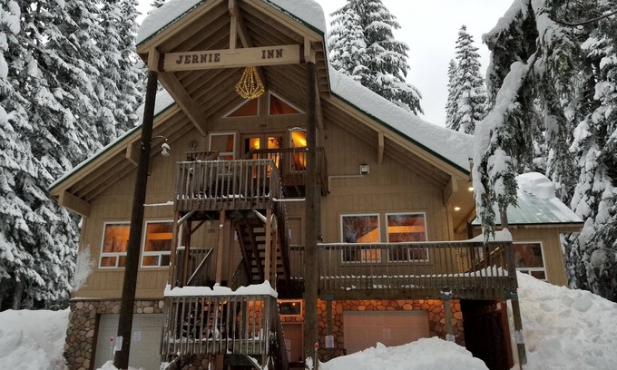 Snoqualmie Pass Apartment | Convenient Apartment Near Summit Ski with High-Speed Internet