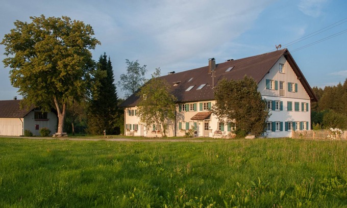 Christazhofen Apartment | Tranquil Apartment with Large Balcony & Garden Oasis