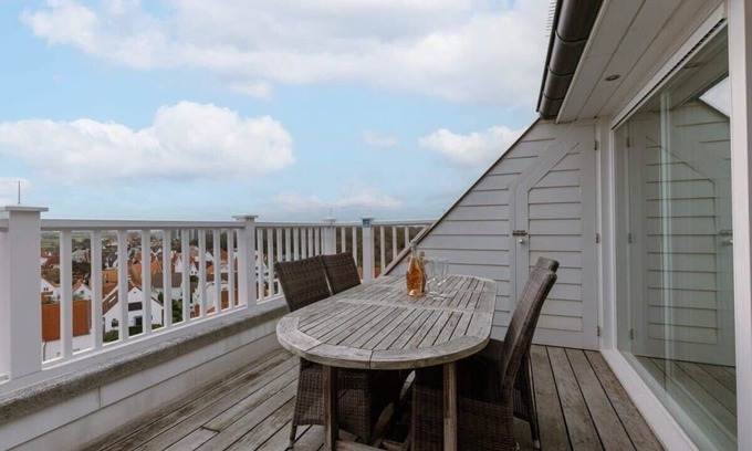 Duinbergen Apartment | Elegant Apartment with Breathtaking Ocean Views in Knokke