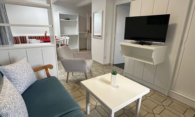 Anzenbach Apartment | Modern Apartment with Balcony and Family-Friendly Amenities