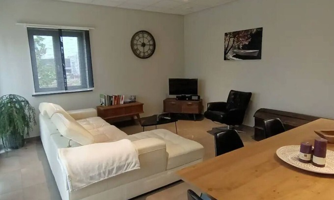 Neeroeteren Apartment | Pet-Friendly Apartment for Families: Comfort Awaits You