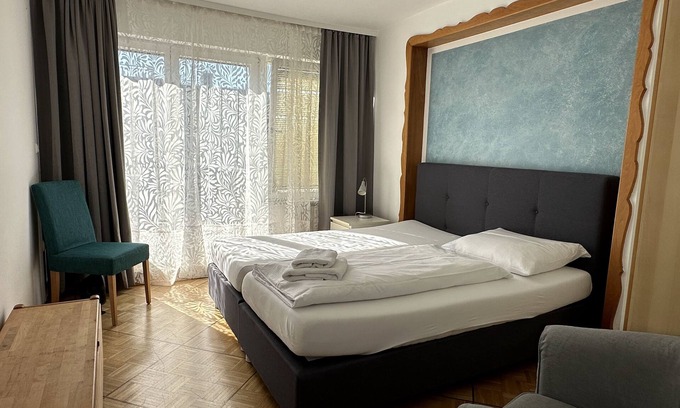 Aigen Apartment | Prime Location Apartment in Salzburg with Spa & Hot Tub
