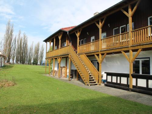 Boddin Apartment | Family-Friendly Apartment Near the Baltic Sea in Boddin