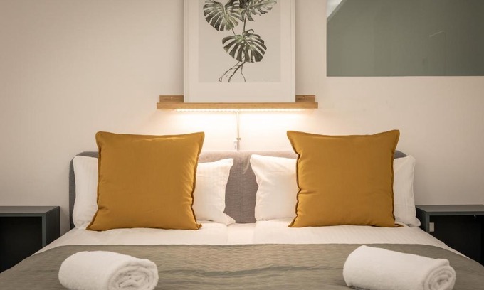 Prenzlauer Berg Apartment | Comfortable Apartment in Hemholtzkiez for 8 Guests