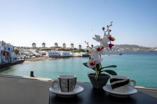 Little Venice Apartment | Spacious Apartment in Little Venice Mykonos by ΜΡS
