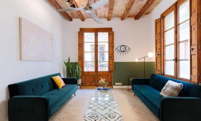 Gothic Quarter Apartment | Stylish Apartment in the Heart of Gothic Quarter