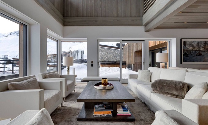 Tignes Apartment | Spacious apartment in Tignes with jacuzzi and parking, ideal for 12 guests