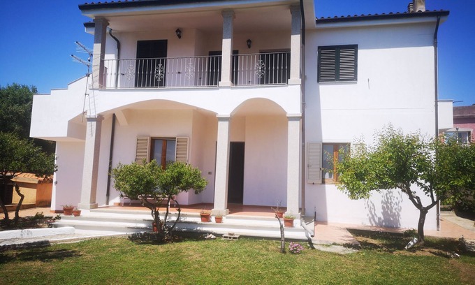 Porto Pollo Apartment | Seaside Apartment with Ocean View and Pet-Friendly Amenities
