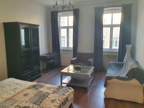 Hundsturm Apartment | Budget-Friendly Apartment Near City Center, Pet Friendly