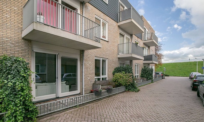 Moordrecht Apartment | Spacious apartment in a cosy dutch village
