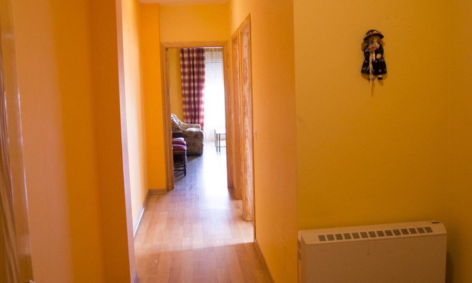 Membrilla Apartment | Central Apartment with 3 Bedrooms, Spa & Breakfast Included