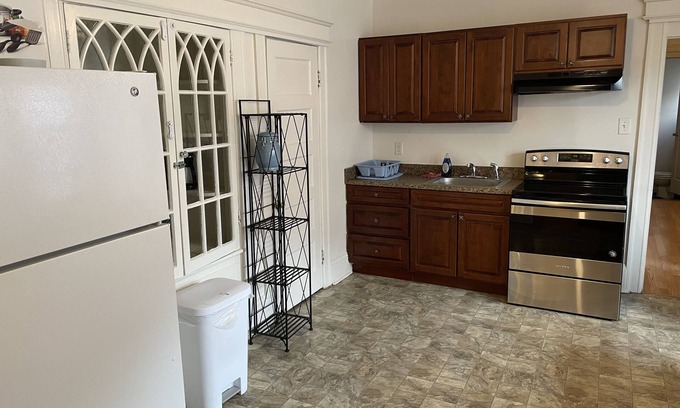 Trenton House | Ideal Family Retreat in Pet-Friendly Apartment