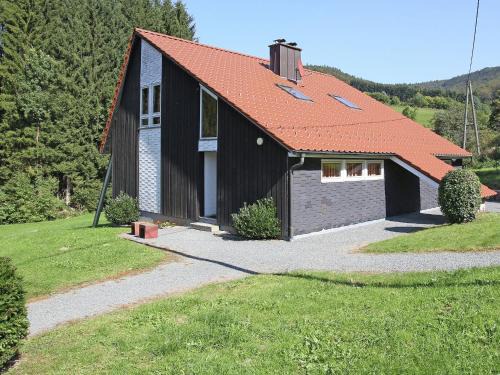Untervalme House | Cozy Holiday Home in Hochsauerland with Forest Views