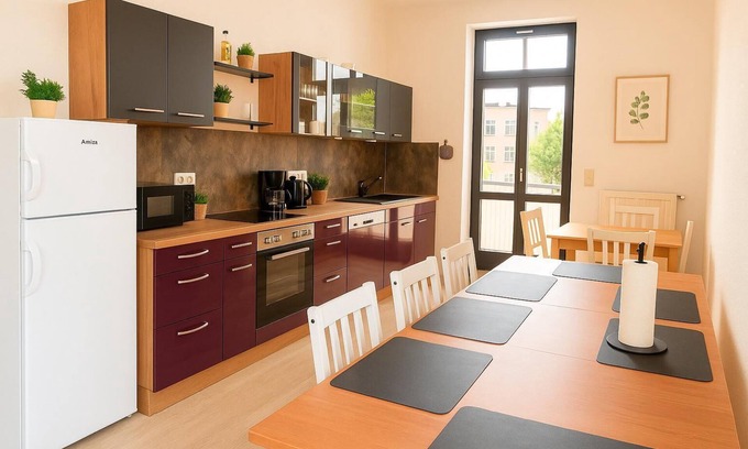 Chemnitz Apartment | Spacious apartment with 2 parking spaces/Wifi/quiet & central