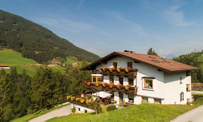Pfons Apartment | Impressive Apartment with Breathtaking Views & Top Amenities