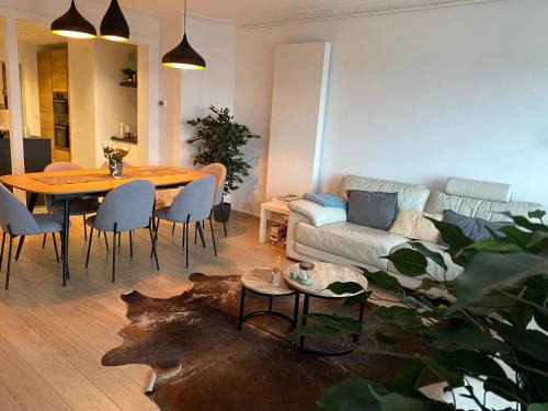 Ostend City Centre Apartment | Oceanfront Apartment with Scenic Sea View – 4-Star Stay