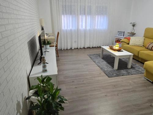 O Grove Apartment | Inviting Apartment with Sea View in O Grove - Pet Friendly
