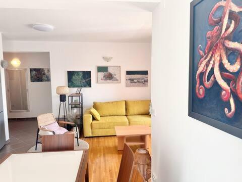 Tijesno Apartment | Top-Rated Apartment in Tisno Near Garden Resort