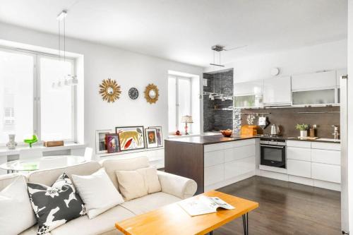Punavuori Apartment | Tranquil Retreat: 4-Star Apartment in Courtyard Oasis