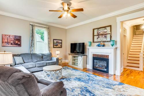Athens - Sweetwater House | Convenient Athens Home Just 1 Mile from Downtown!