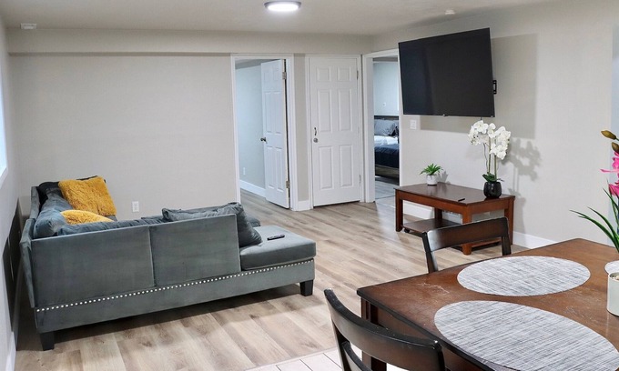 Kearns House | Independent Oasis with Hot Tub & Kitchen - Rated 10/10