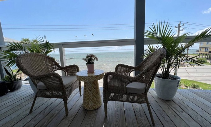 Seabrook House | Idyllic Beach House with Bay Front and Lake View