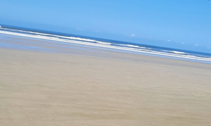 Morada da Praia House | Beach House Retreat in Quiet Morada da Praia Location