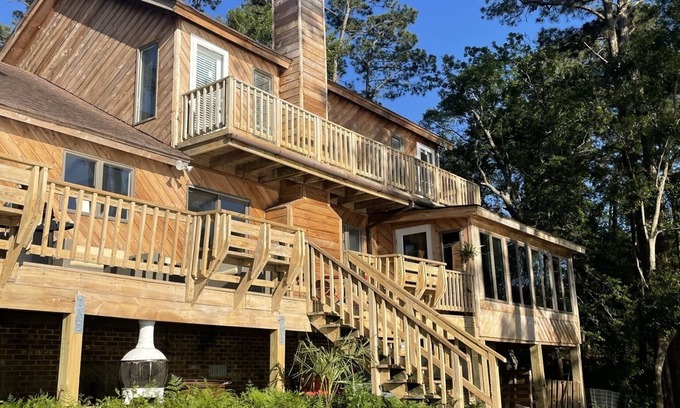 Kitty Hawk House | Idyllic Beach House Retreat with Dock and Ocean Views