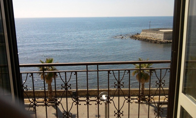Civitavecchia Apartment | Beachfront Apartment with Ocean View & Spa - Rated 9.8/10