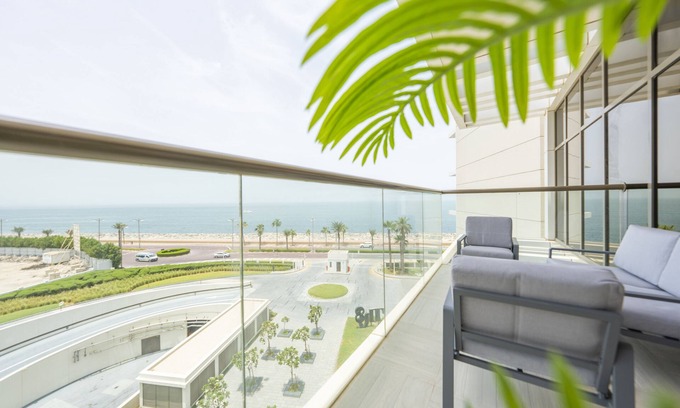 Palm Jumeirah Apartment | Beachfront 2-Bedroom Retreat with Pool & Family Amenities