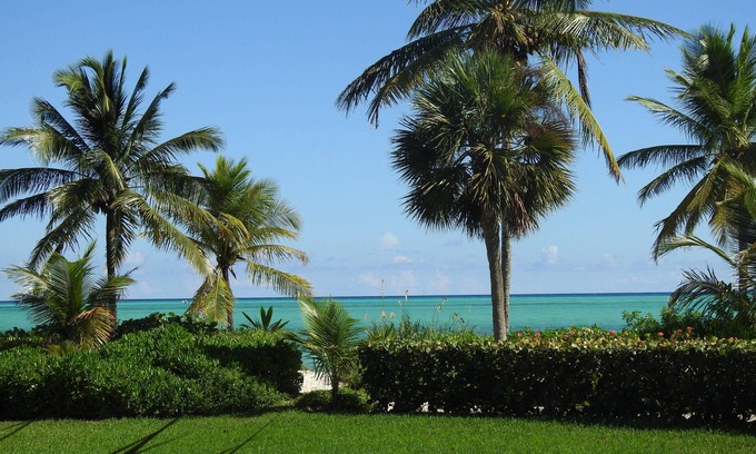 Freeport House | Beachfront Retreat with Pool & Ocean Views - Top Rated Stay