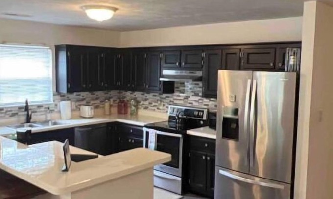 Bayview House | Beachfront Retreat: 10/10 Guest Rated with Ocean View