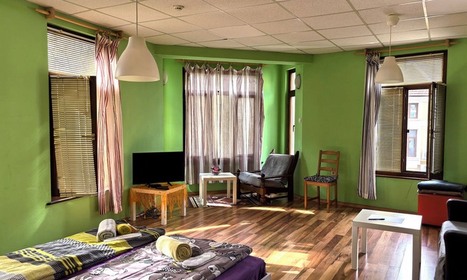 Plovdiv Center Apartment | Spacious big-bed studio in Kapana