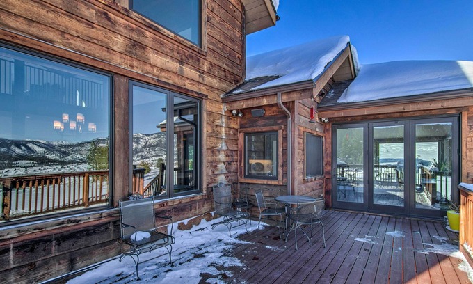 Big Sky Cottage | Cozy Big Sky Cabin with Hot Tub and Ocean Views