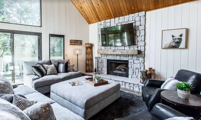 Blue Jay House | Inviting Cabin with Game Room and Ocean View Amenities