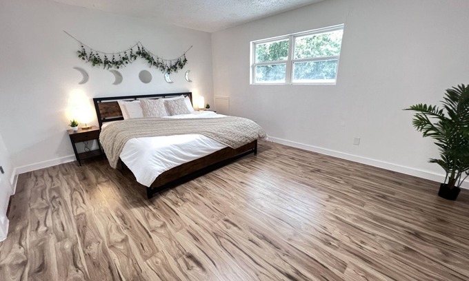St. John - Coronado Hills House | Trendy Boho 3 Bedroom Duplex Ideal for Families