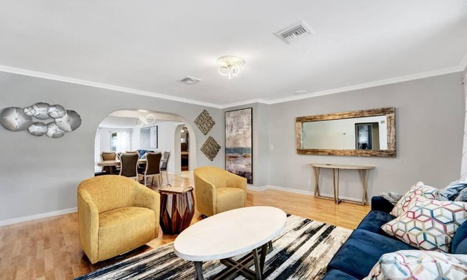 Boynton Beach Villa | Idyllic 4BR Boyton Beach Retreat with Pool Near the Shore