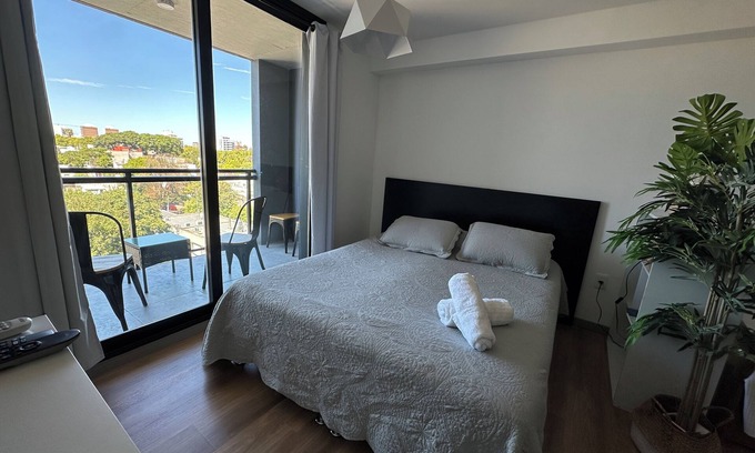 Montevideo Apartment | Spacious Brand New Studio Apartment near WTC.nFitness room, Ultra Fast WiFi, AC